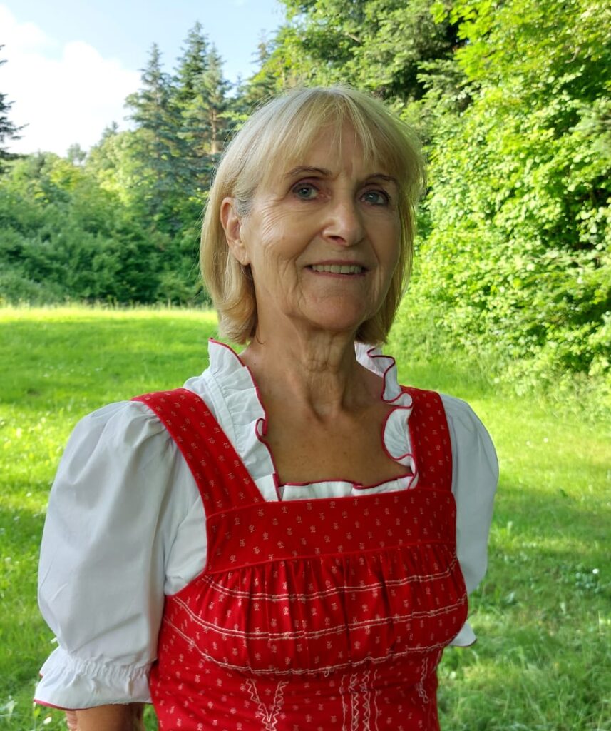 user-15-Ingrid Kronawetter